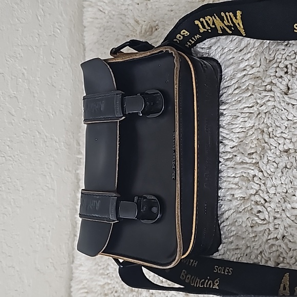 Dr Martens 7" Crossbody Satchel - Picture 2 of 16